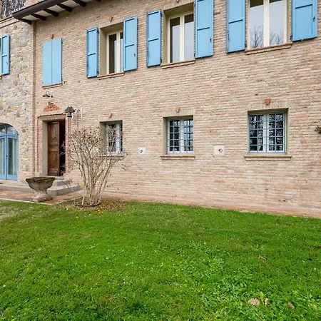 Апартаменты Breathtaking With Parking&garden Torrechiara
