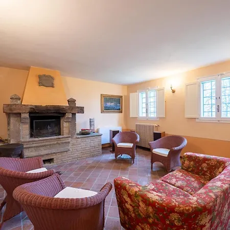 Апартаменты Breathtaking With Parking&garden Torrechiara